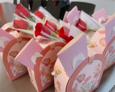 <b>温馨三月天 浓情三八节</b>